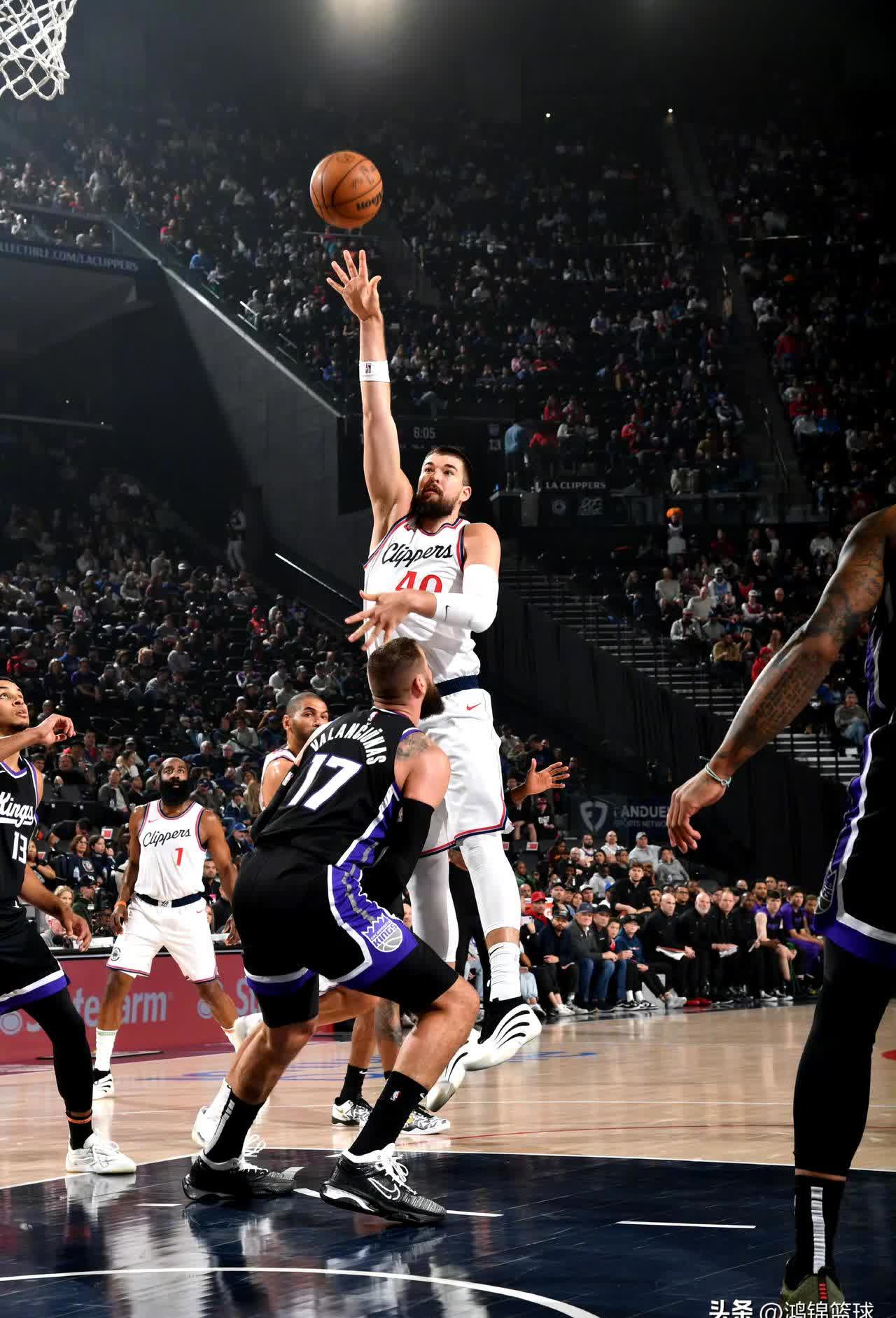 中国米兰体育-包含湖人B队绝杀菲律宾男篮，哈登打破历史纪录的词条