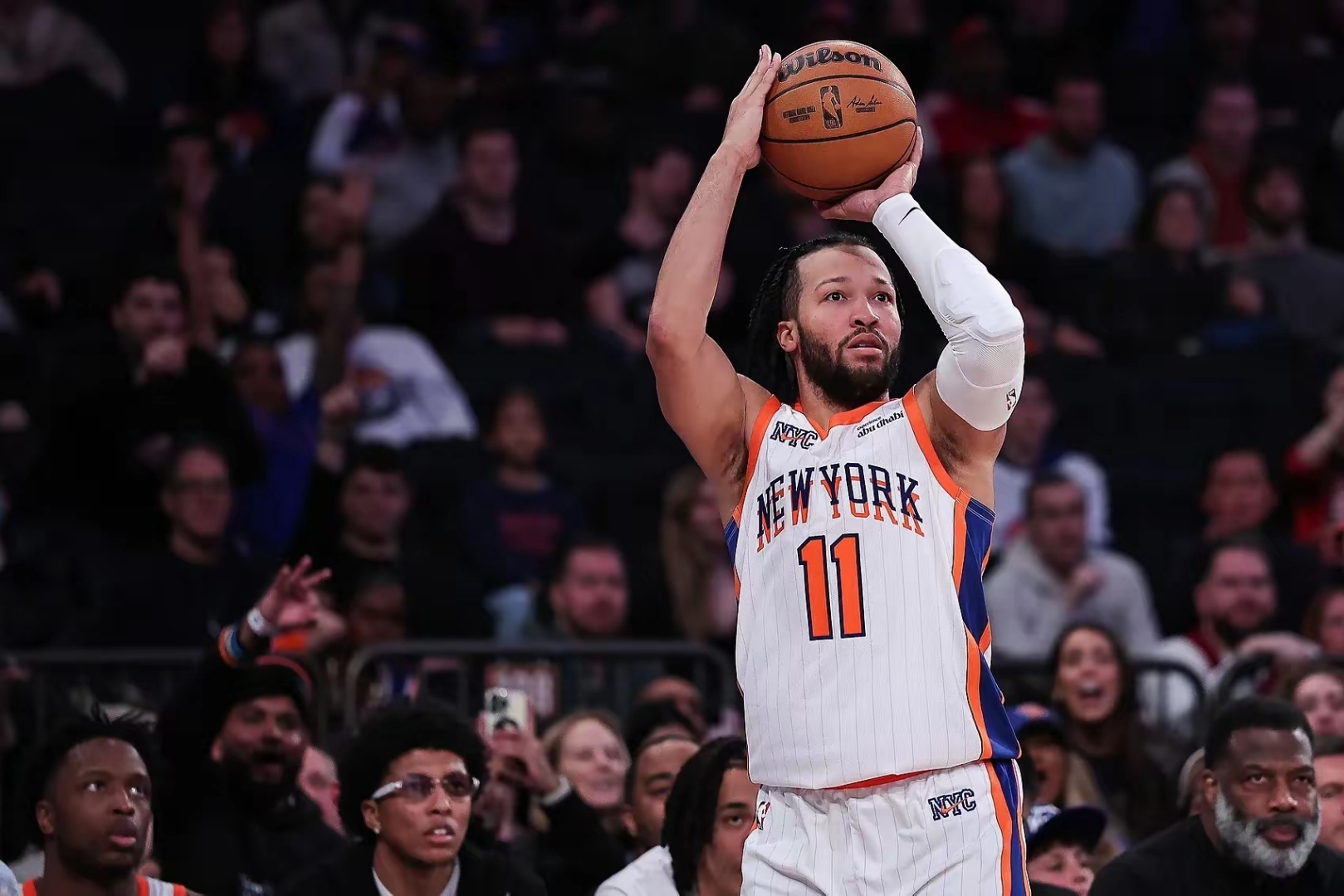 尼克斯鏖战凯尔特人B队，艾顿完成帽子戏法