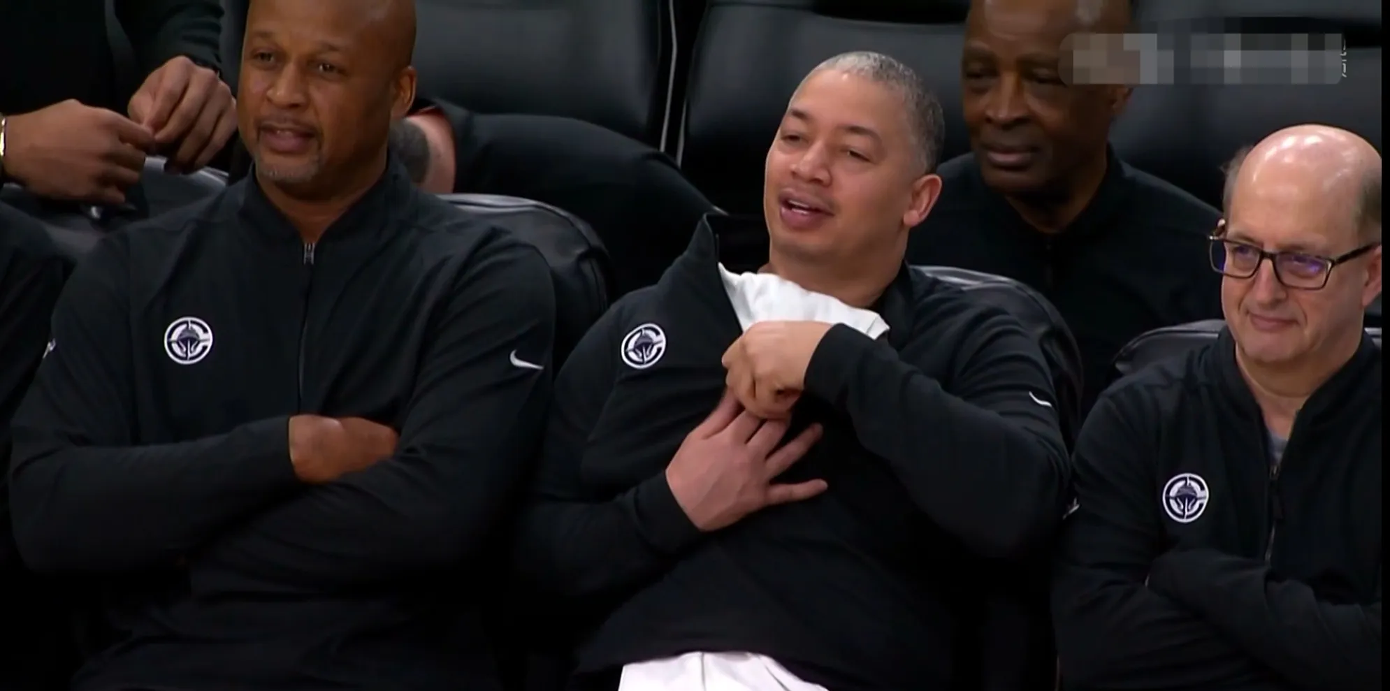 包含快船主帅斥责球员个人表现不力，需集体团结赢球的词条