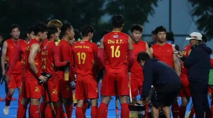 包含球场上的荣耀之战,激烈角逐展开的词条 包含球场上的荣耀之战,激烈角逐展开的词条