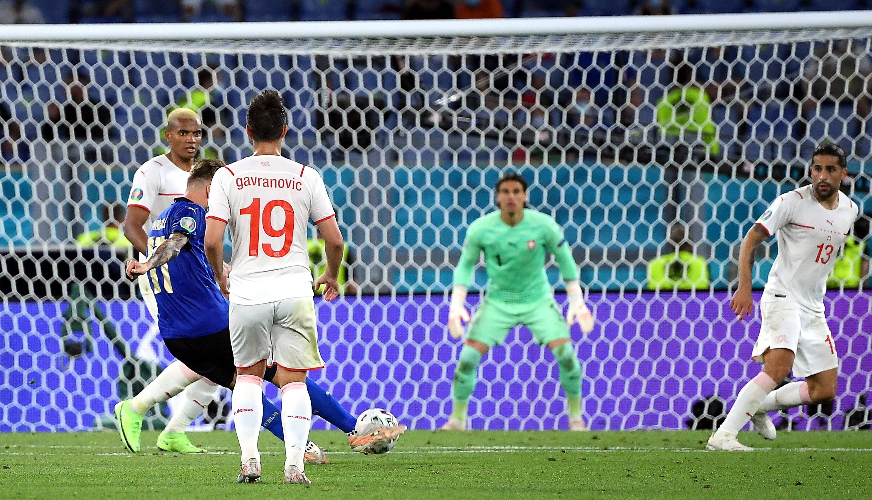 米兰体育官网-欧洲联赛火热进行，球员们尽展技艺的简单介绍